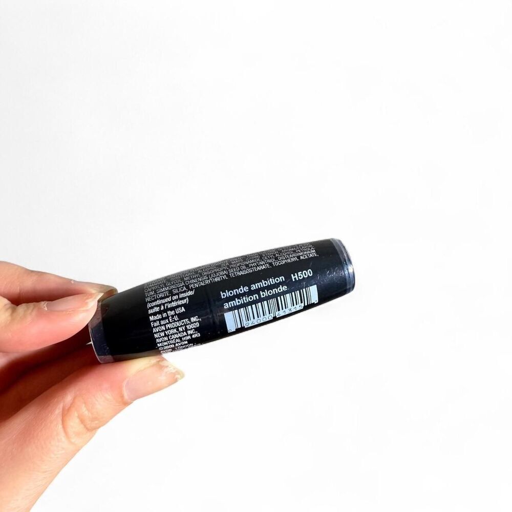 VTG Avon Ultra Color Rich Lipstick in the shade Blonde Ambition (H500) NEW